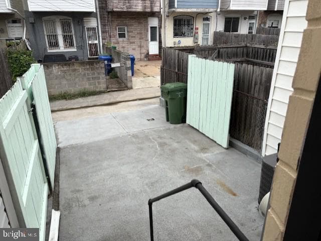 128 N Curley Street photo 44