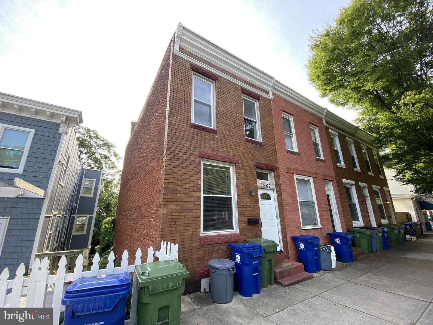 3907 Roland Avenue photo 2