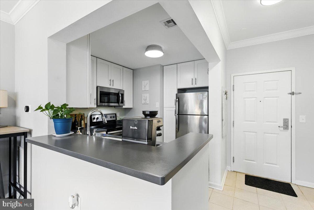 23 Pierside Drive #319 photo 5