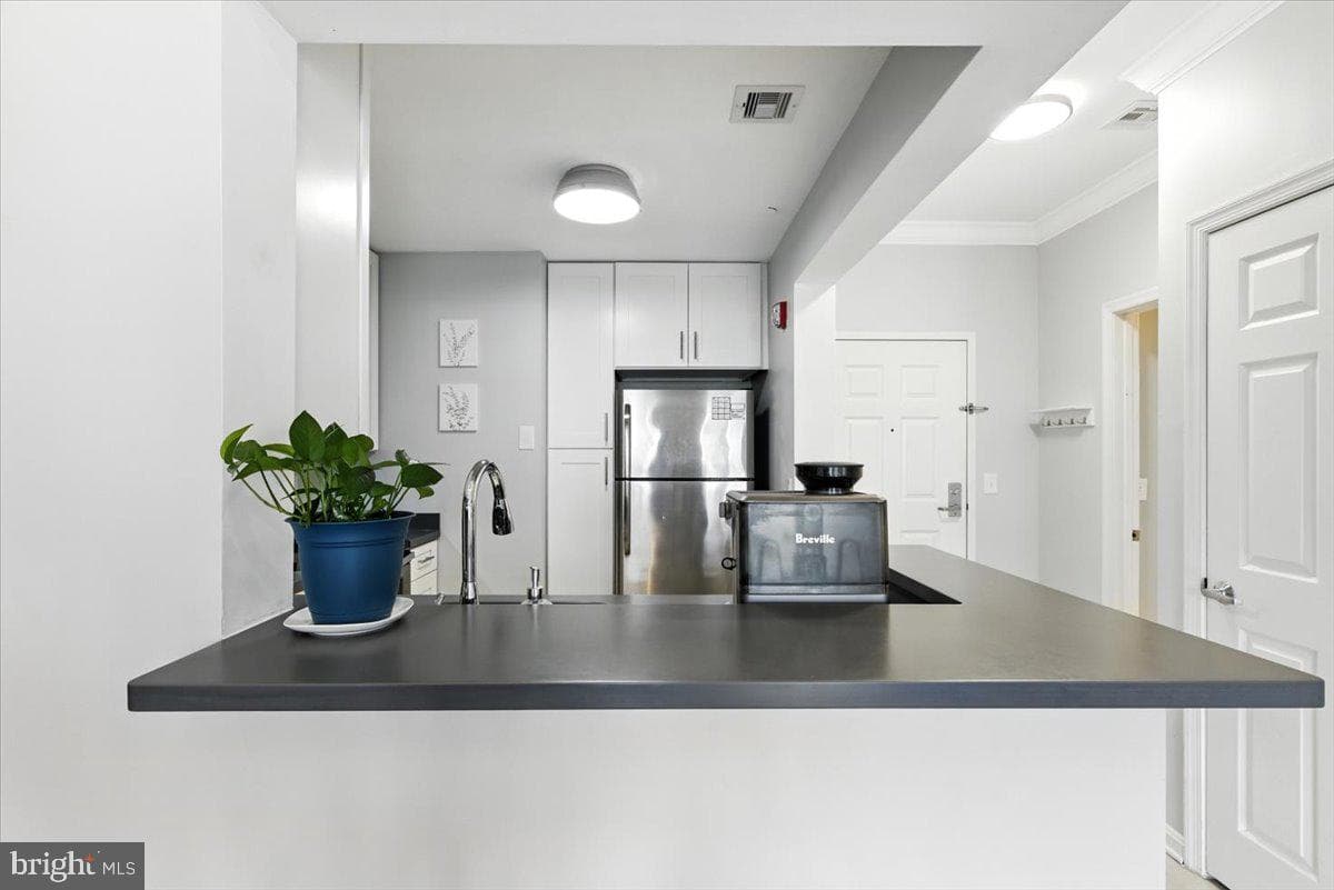 23 Pierside Drive #319 photo 6