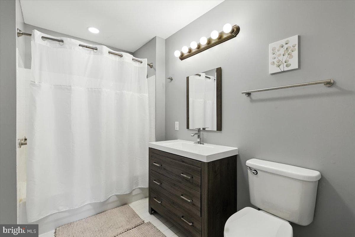 23 Pierside Drive #319 photo 9