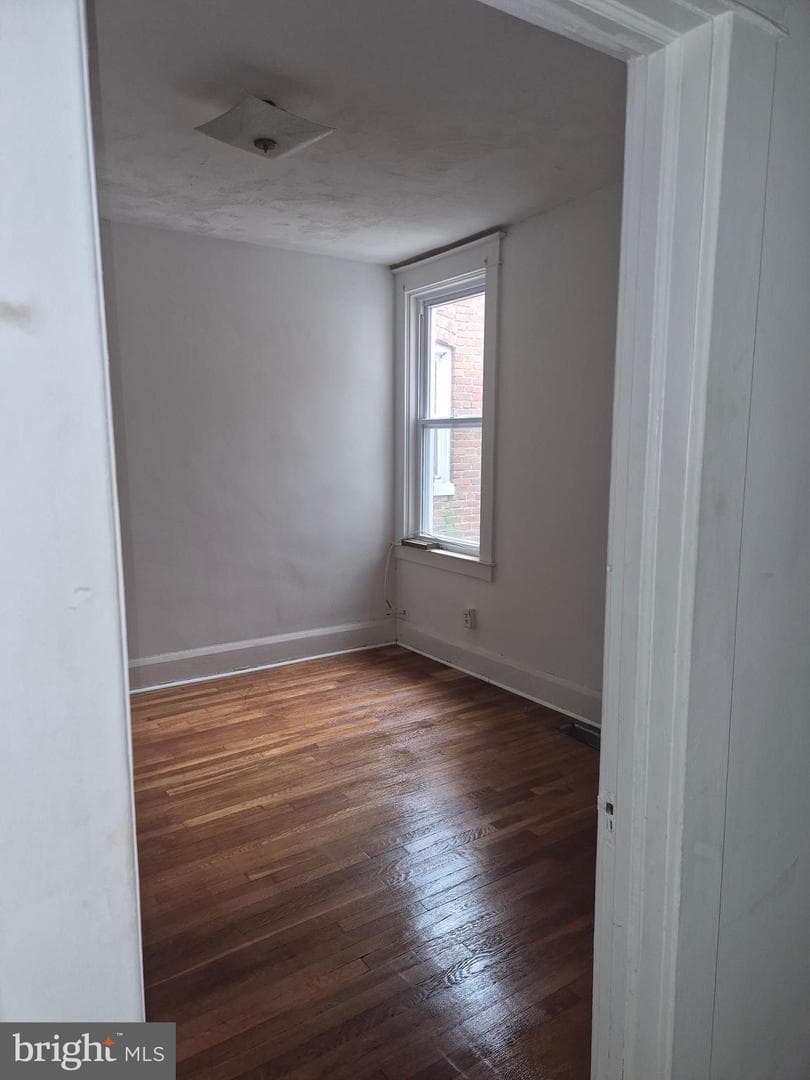 5104 Harford Road photo 13