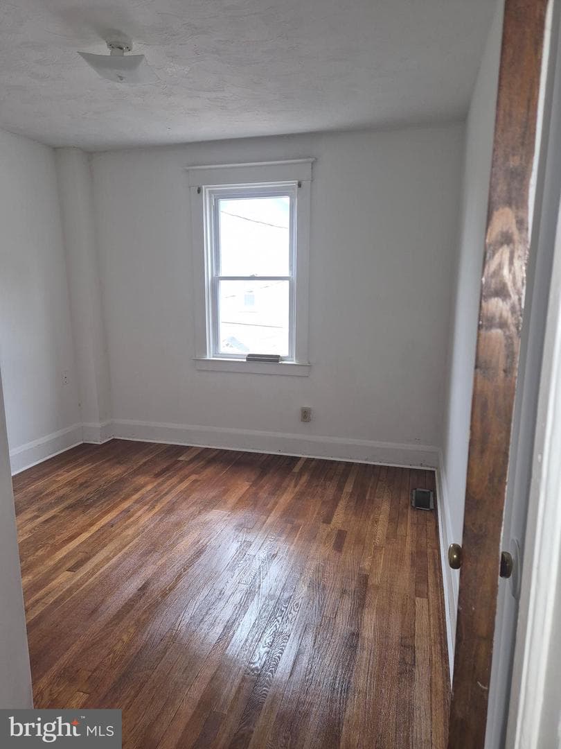 5104 Harford Road photo 14