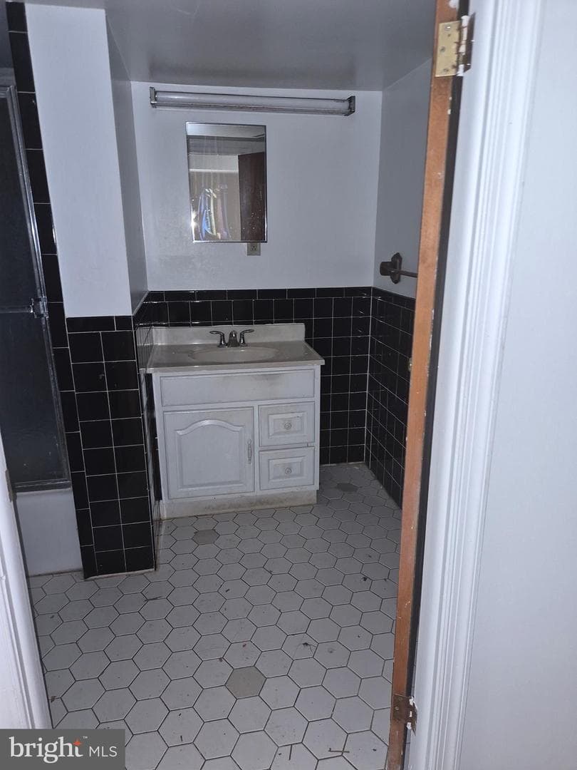 5104 Harford Road photo 17