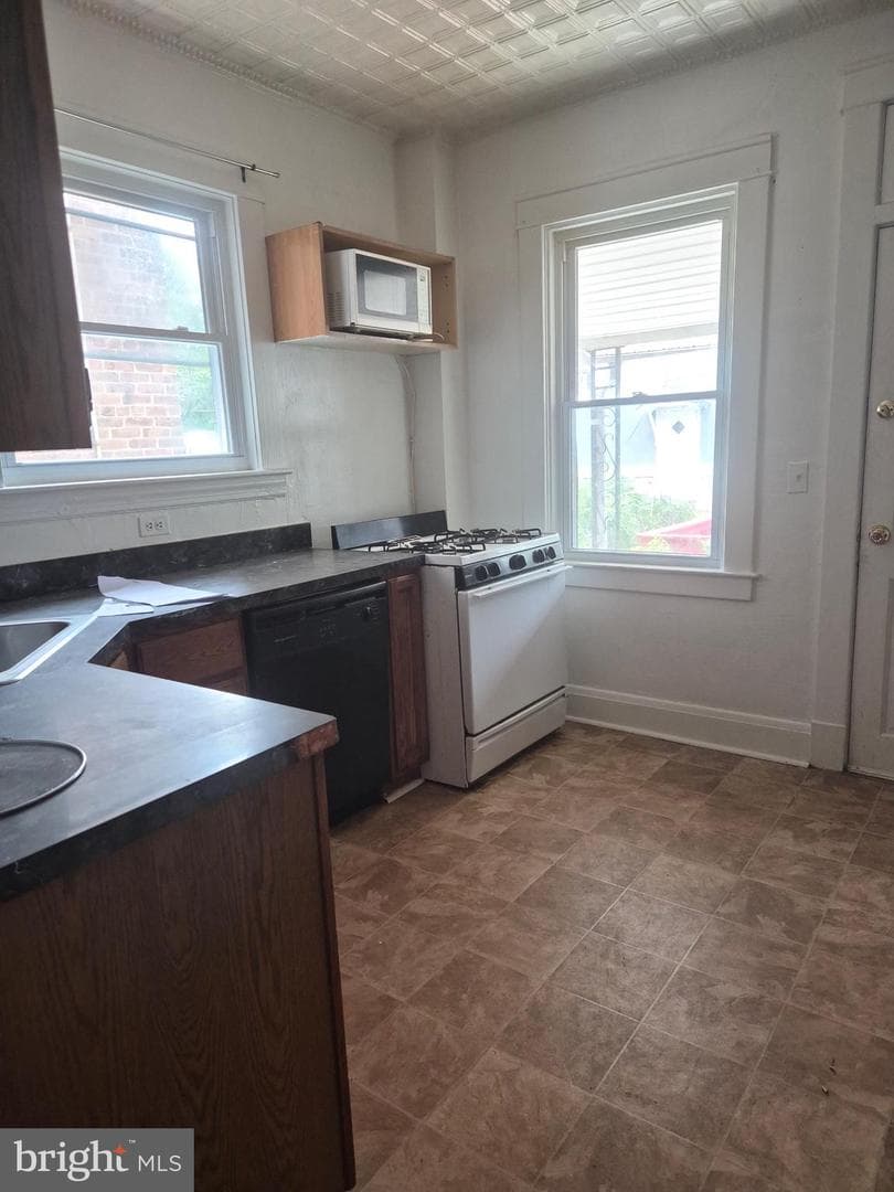 5104 Harford Road photo 8