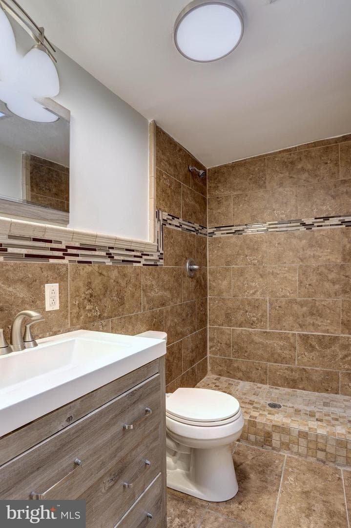 2321 Barclay Street photo 24