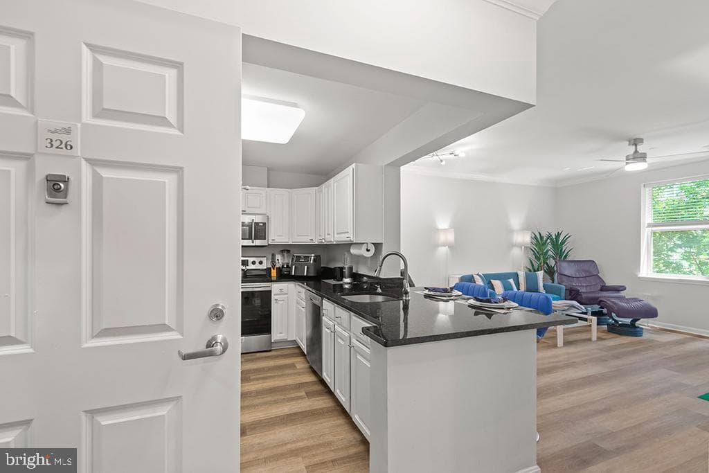 23 Pierside Drive #326 photo 12