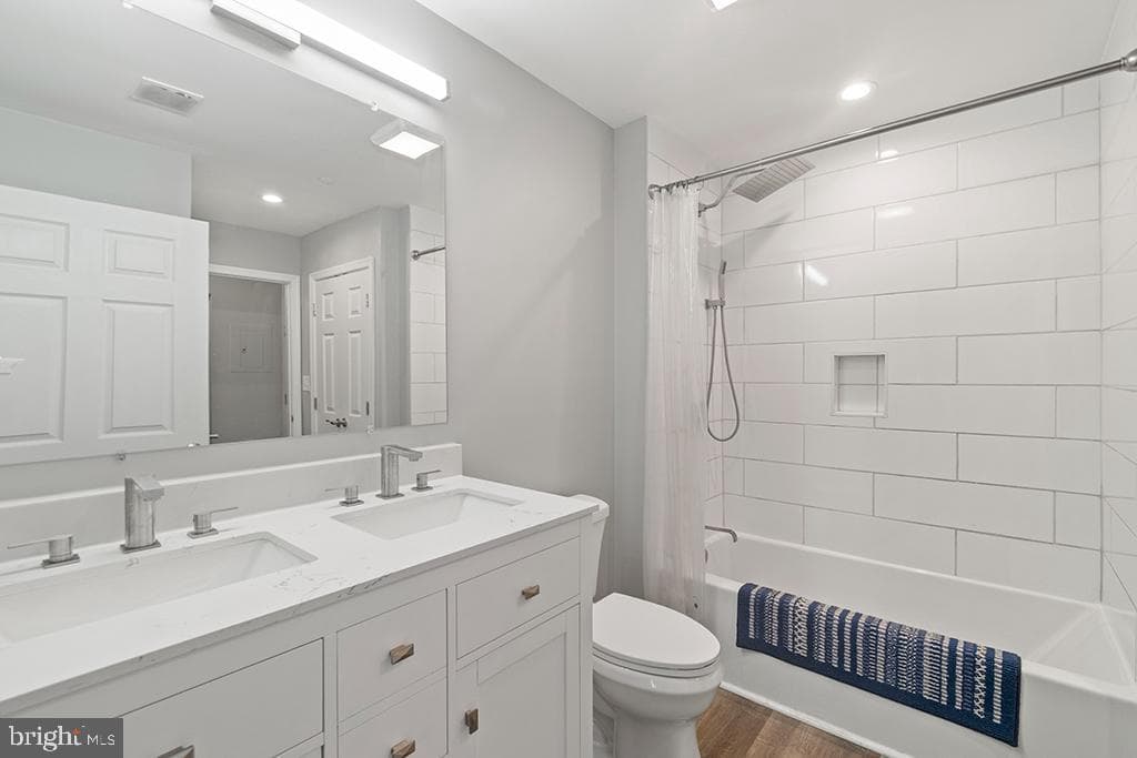 23 Pierside Drive #326 photo 4