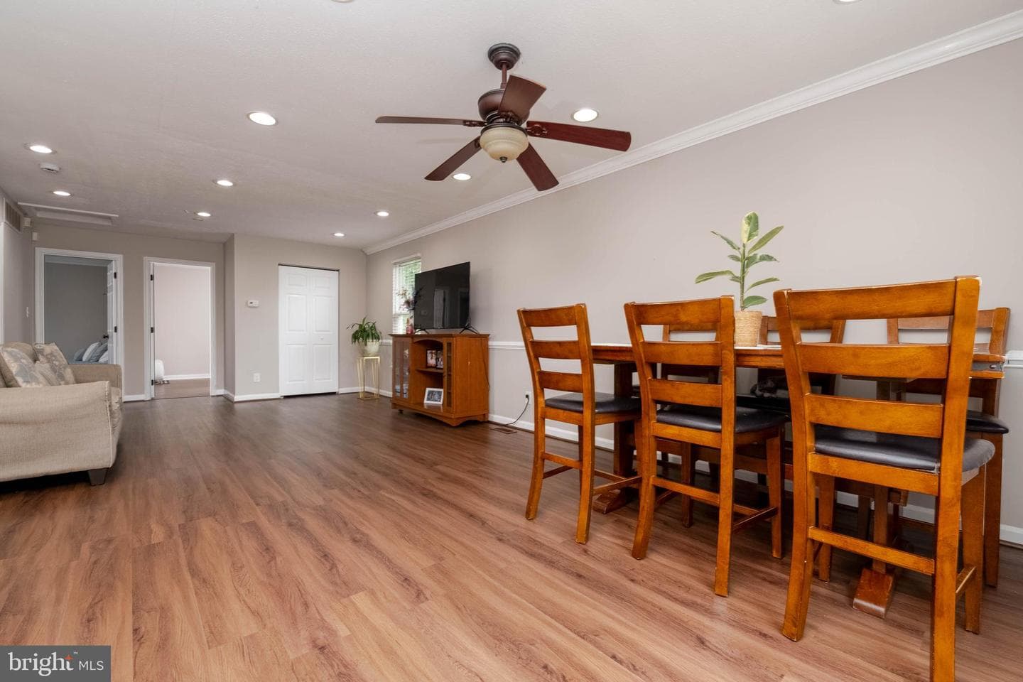 4017 Orchard Avenue photo 11