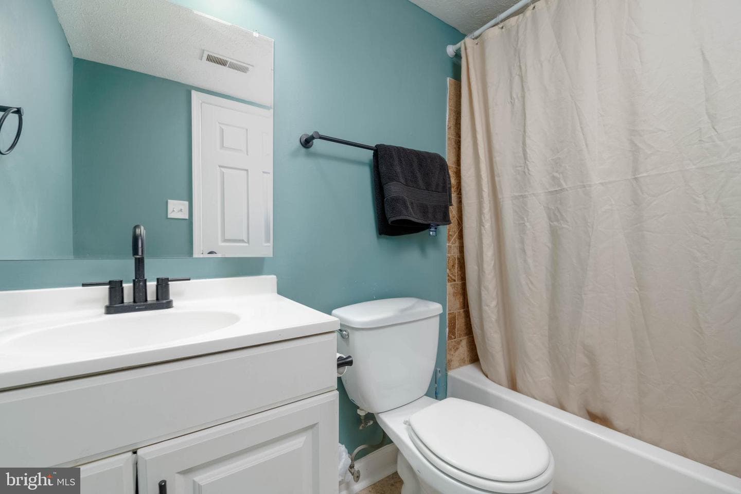 4017 Orchard Avenue photo 30