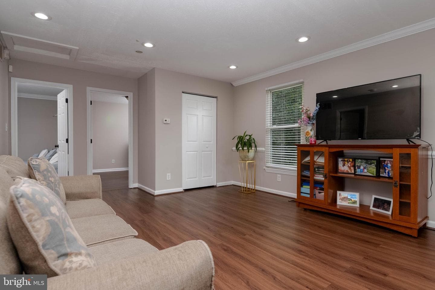 4017 Orchard Avenue photo 6