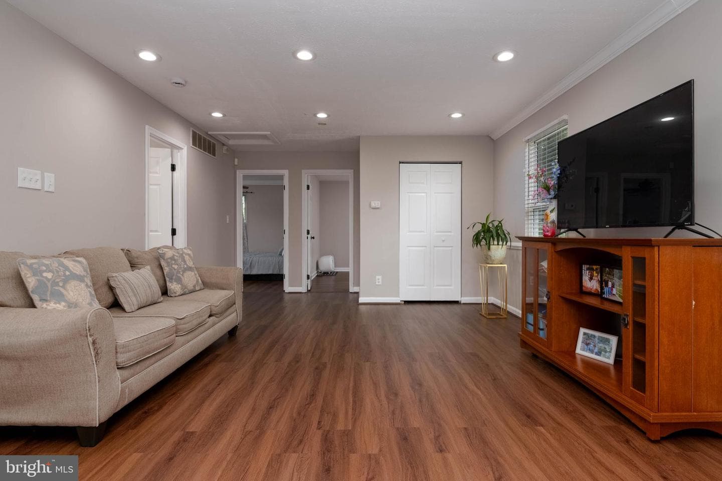 4017 Orchard Avenue photo 7