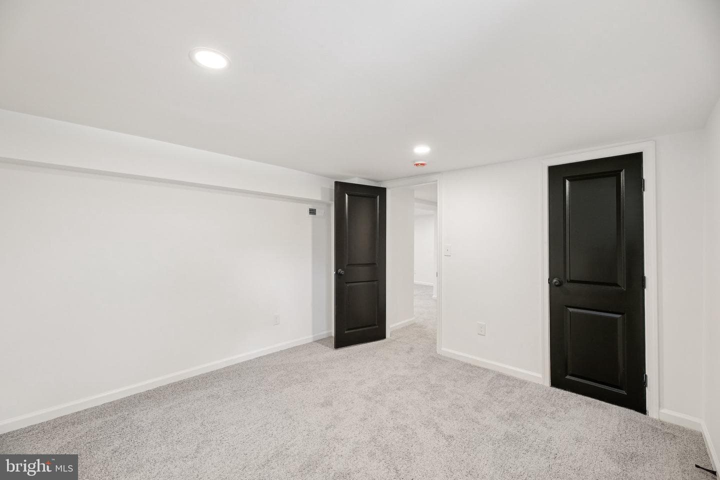 2801 Roslyn Avenue photo 19
