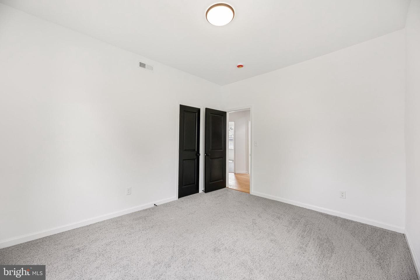 2801 Roslyn Avenue photo 21