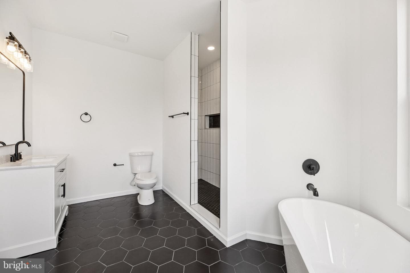 2801 Roslyn Avenue photo 26