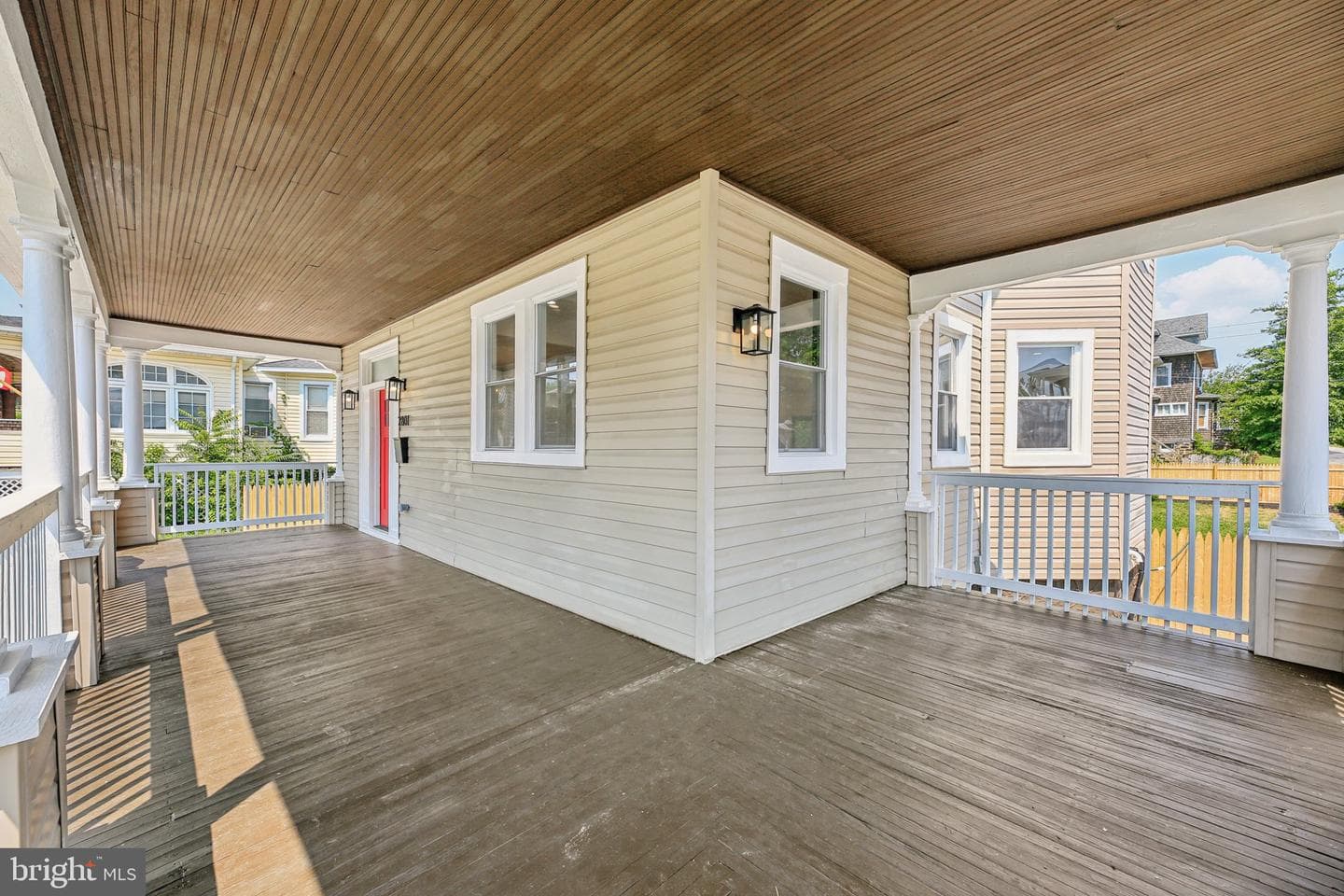 2801 Roslyn Avenue photo 4