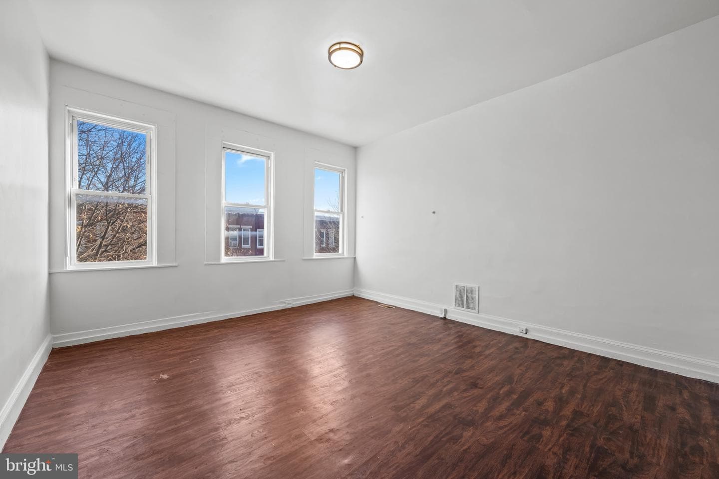 220 N Luzerne Avenue photo 22