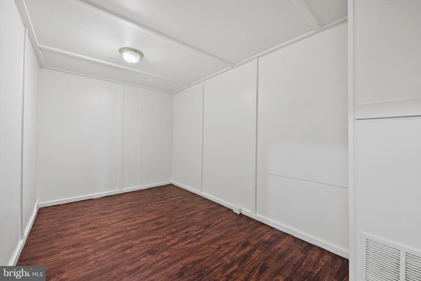 220 N Luzerne Avenue photo 35