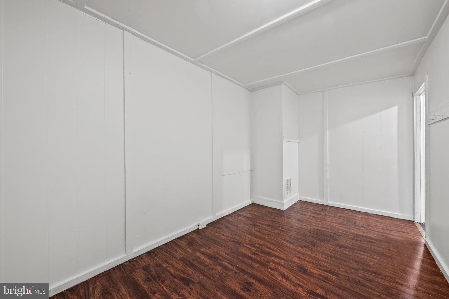 220 N Luzerne Avenue photo 37