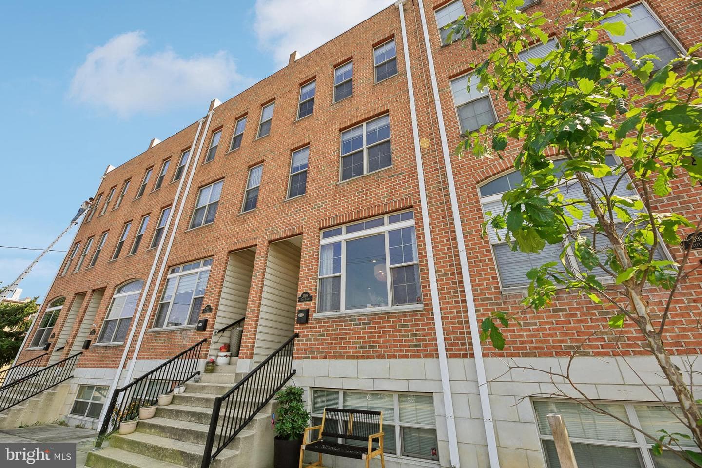 3905 Fleet Street photo 2