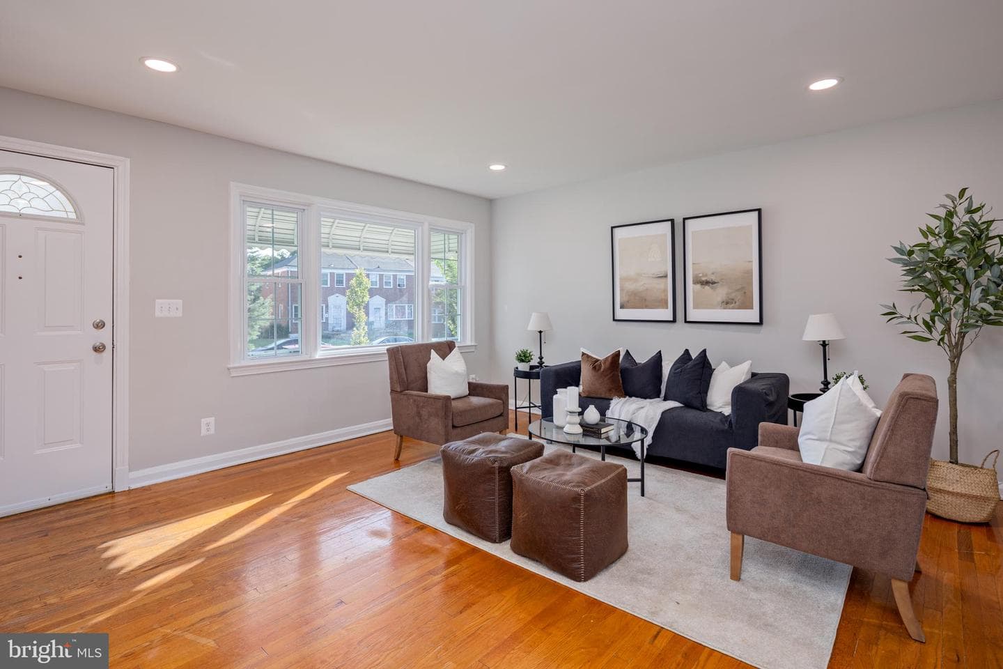 1531 Wadsworth Way photo 3