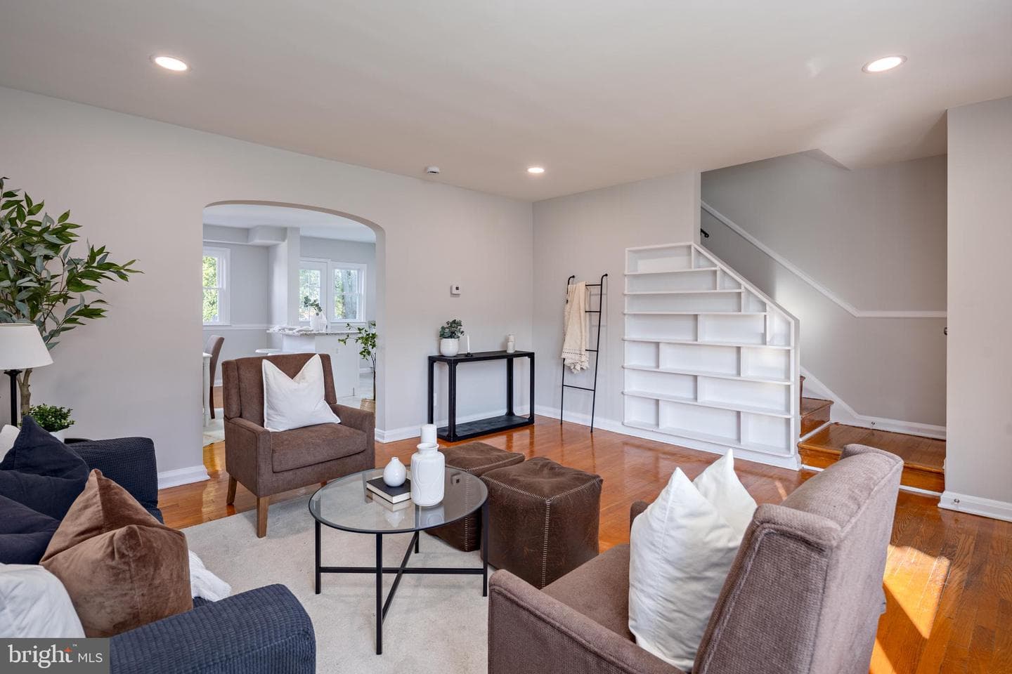 1531 Wadsworth Way photo 4