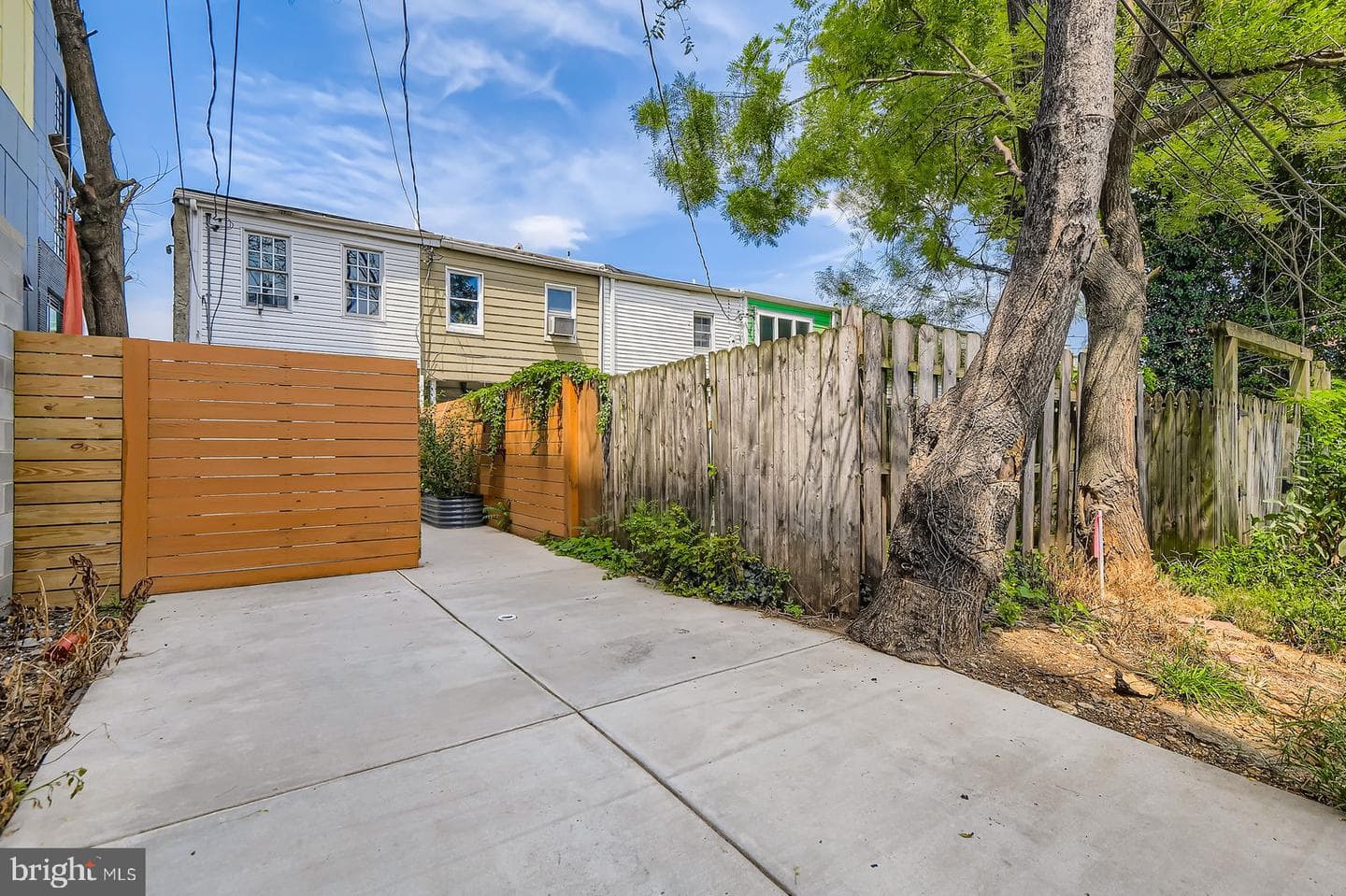 2535 N Howard Street photo 16