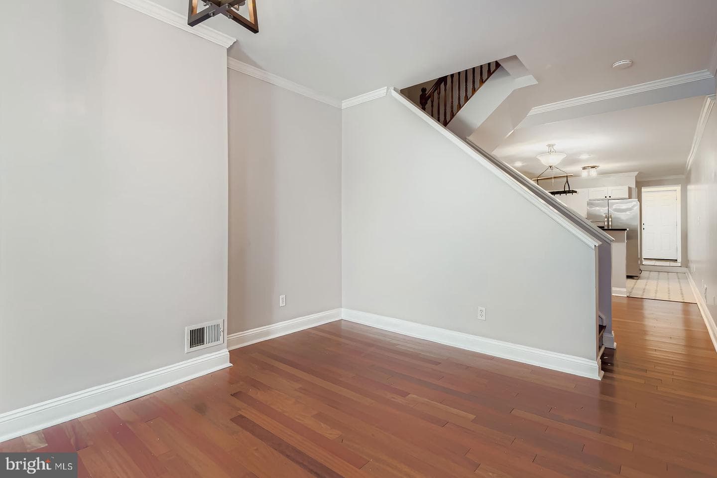 2535 N Howard Street photo 23