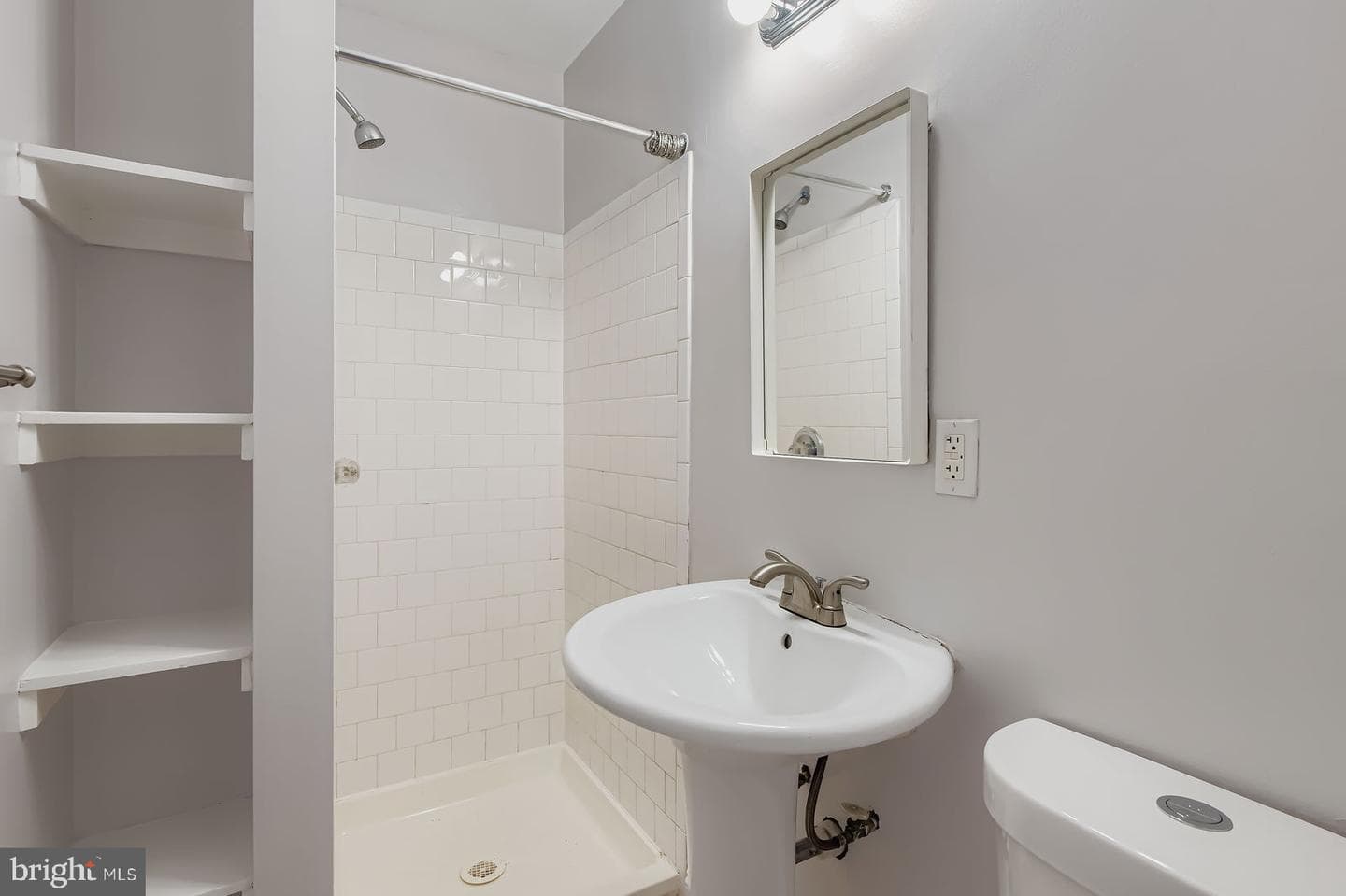 2535 N Howard Street photo 7