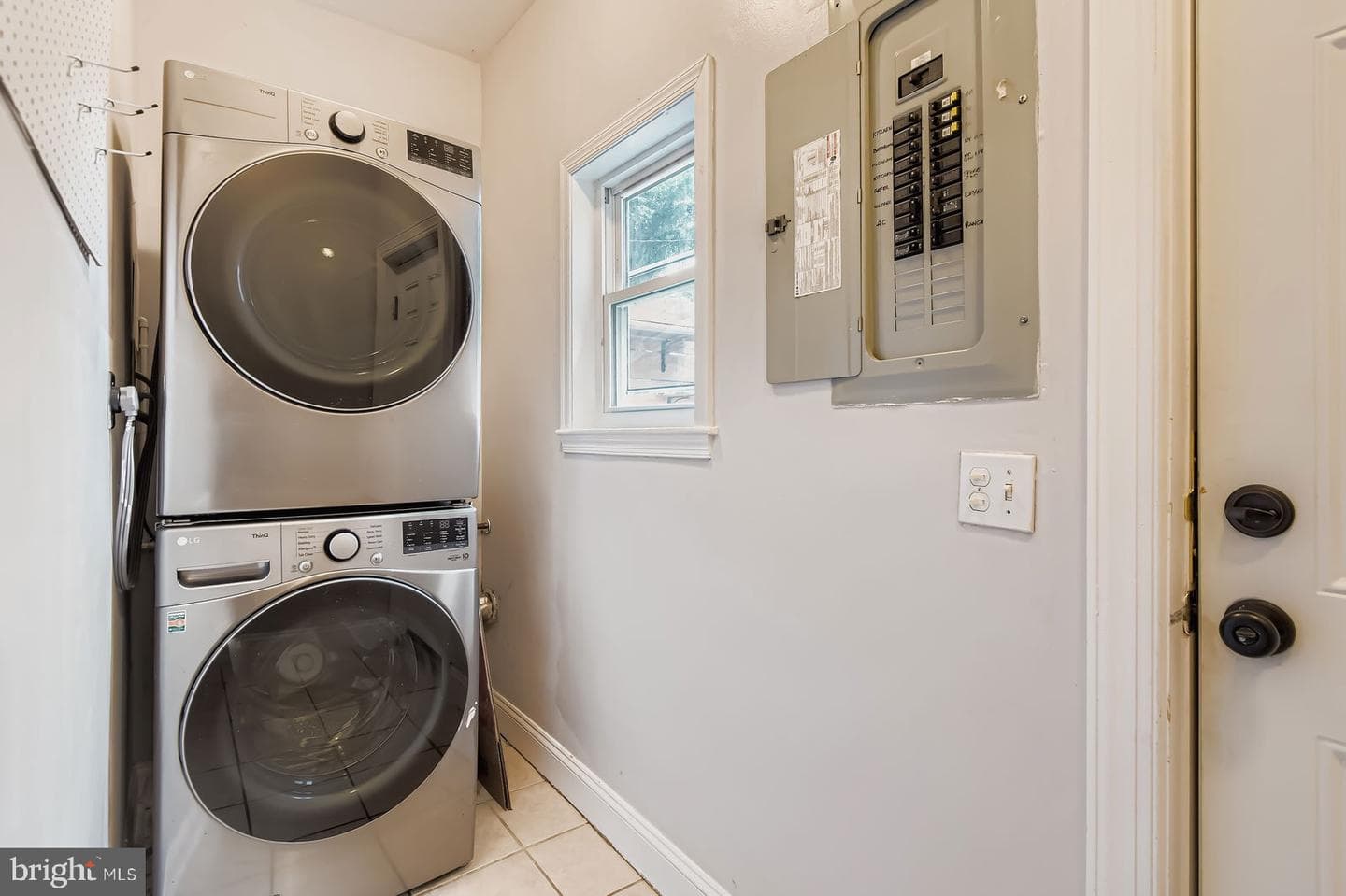 2535 N Howard Street photo 8
