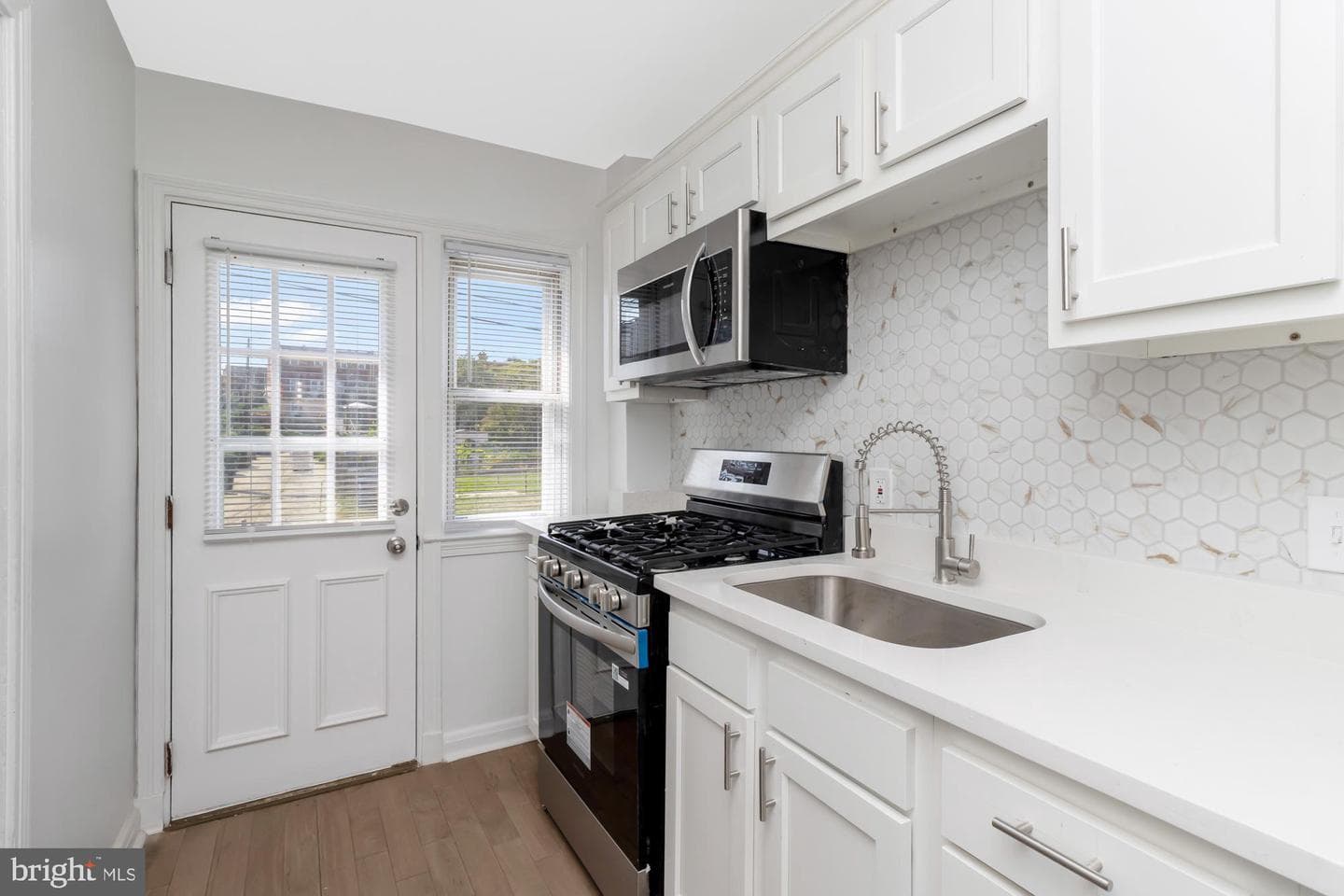 516 Sunset Road photo 8