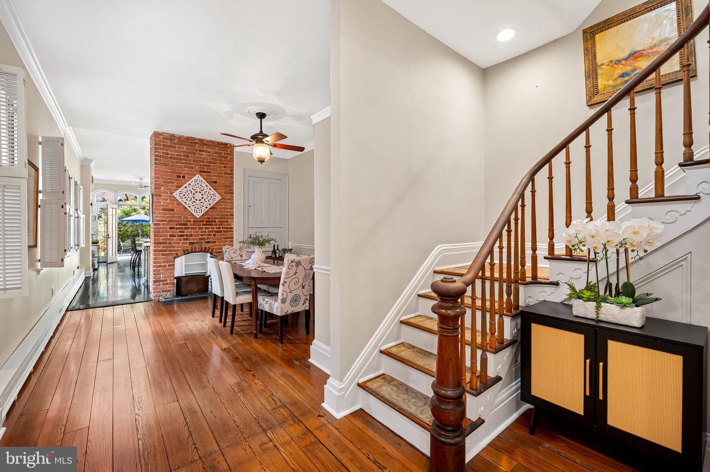 107 W Lee Street photo 12