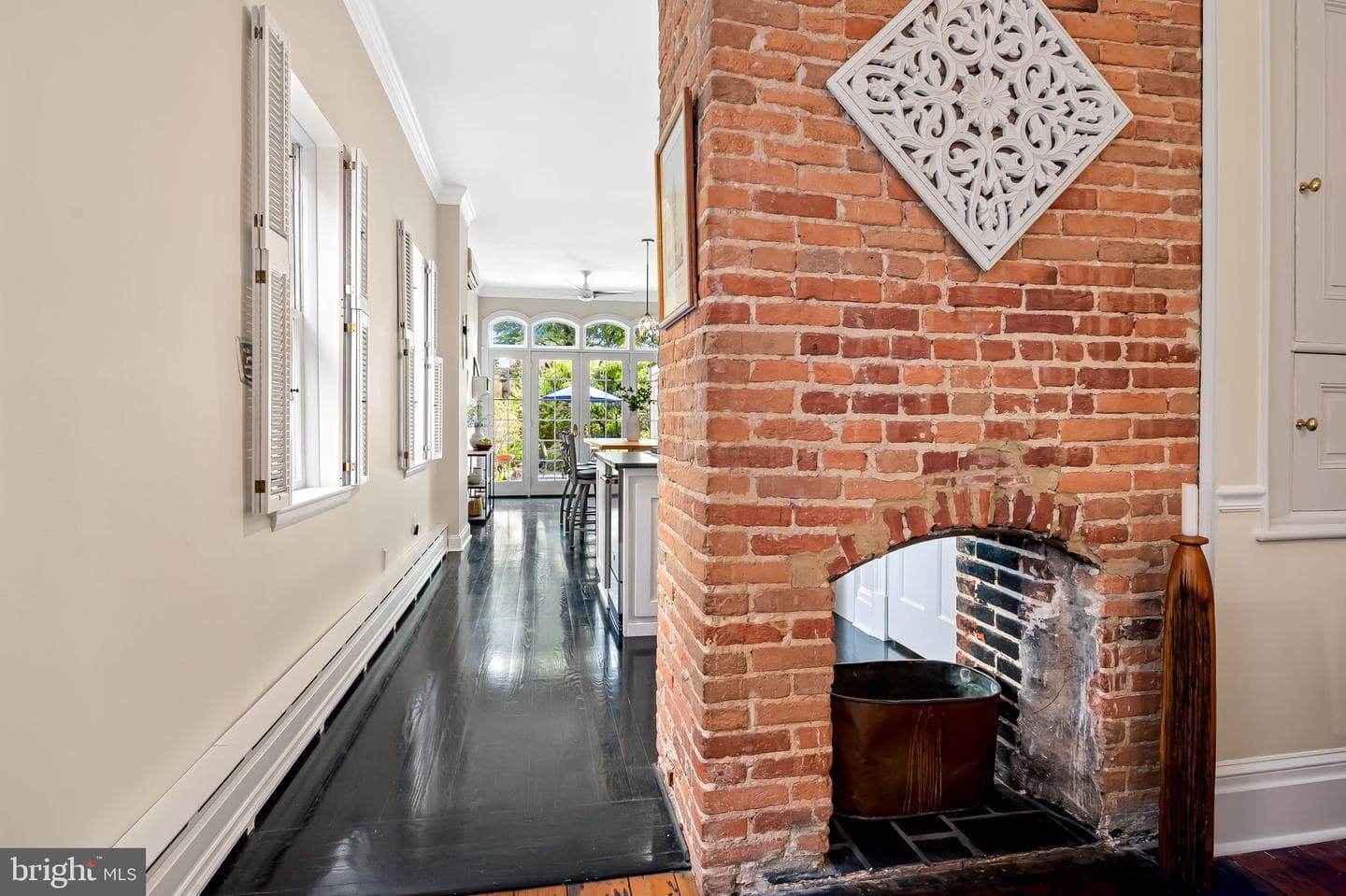 107 W Lee Street photo 15