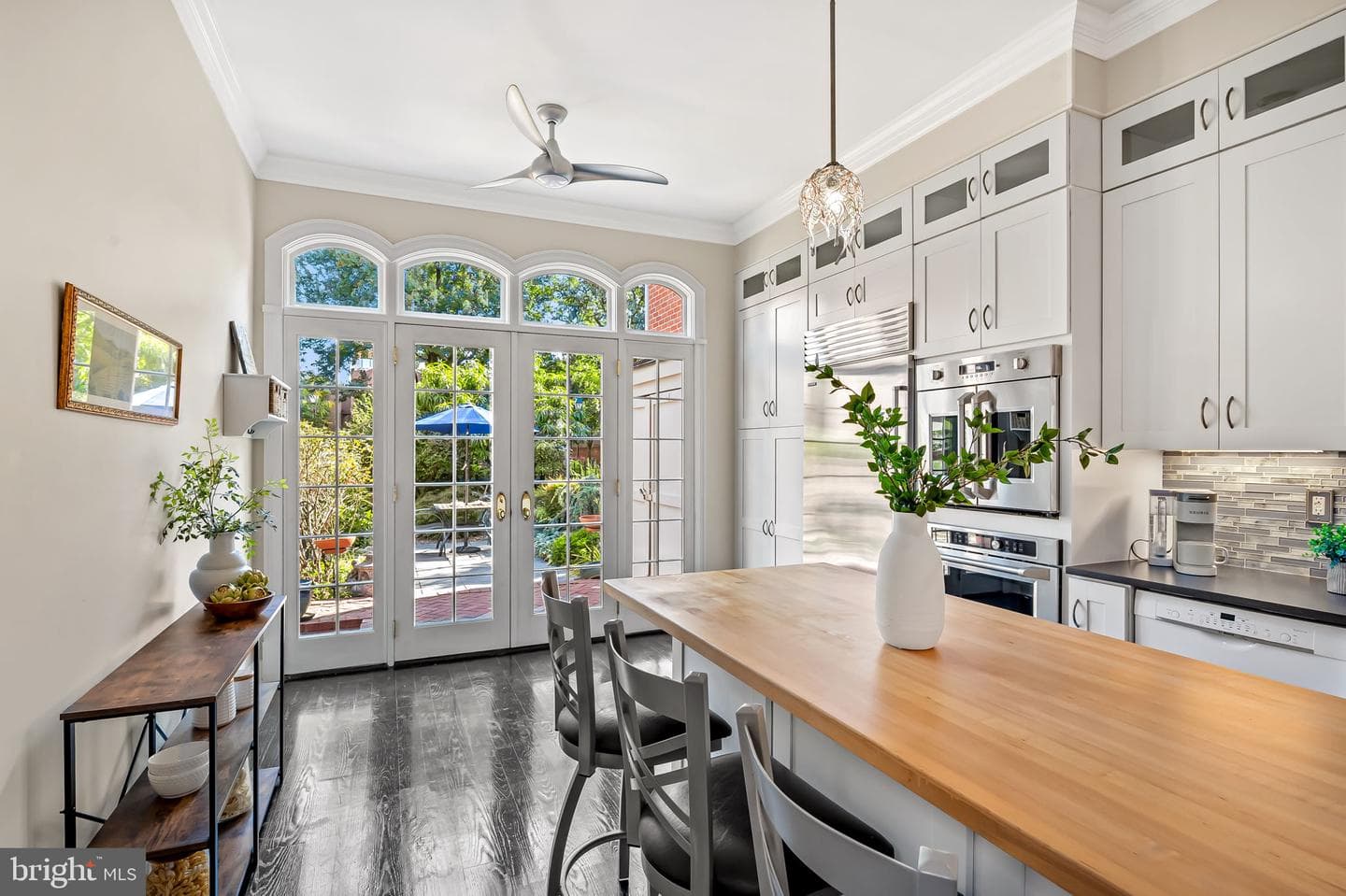 107 W Lee Street photo 18
