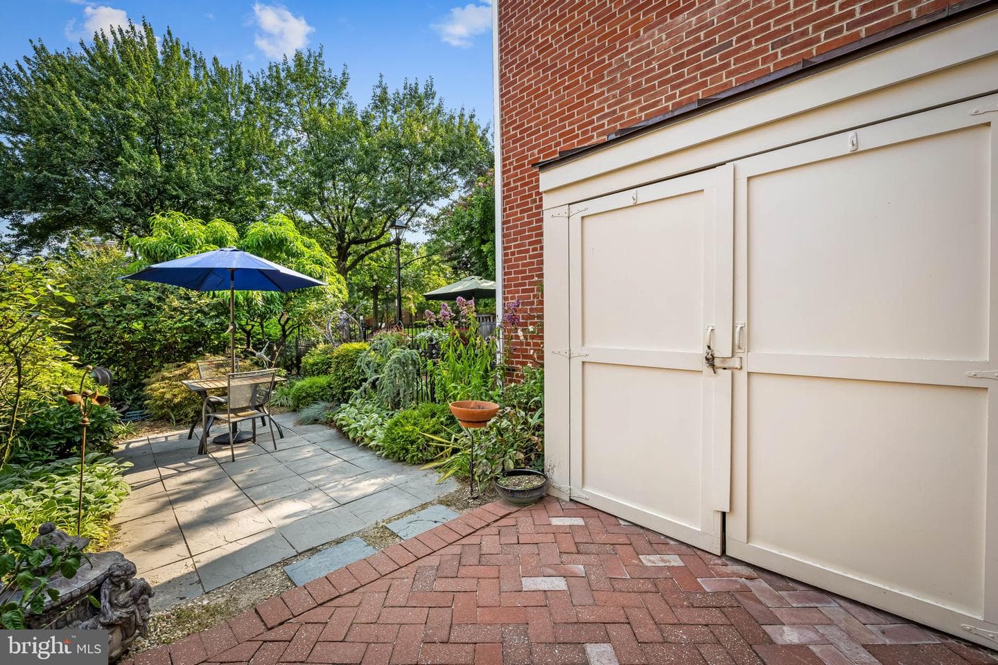 107 W Lee Street photo 29