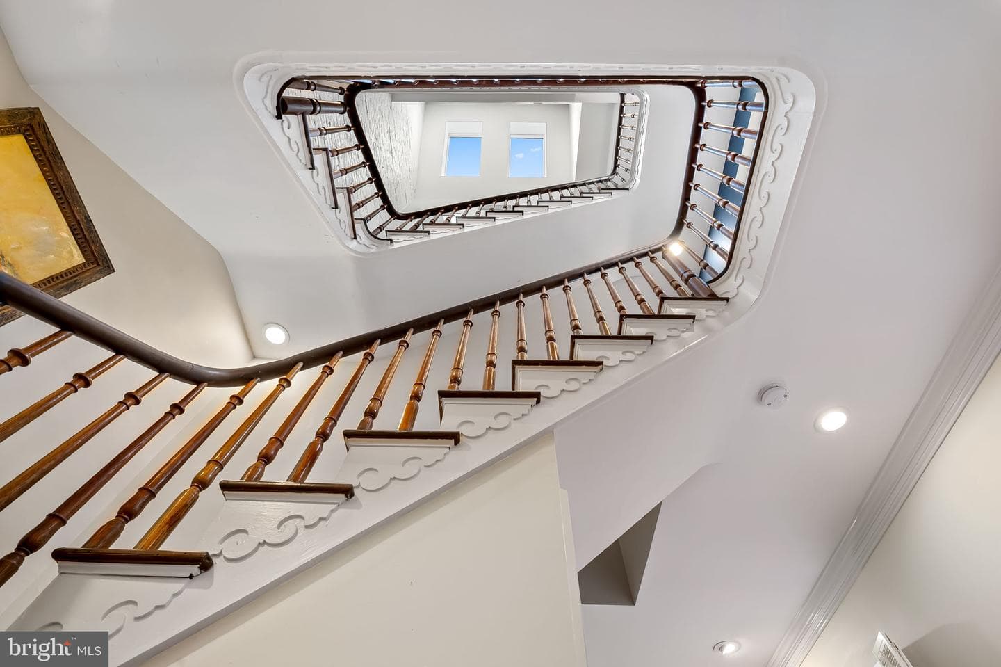 107 W Lee Street photo 30