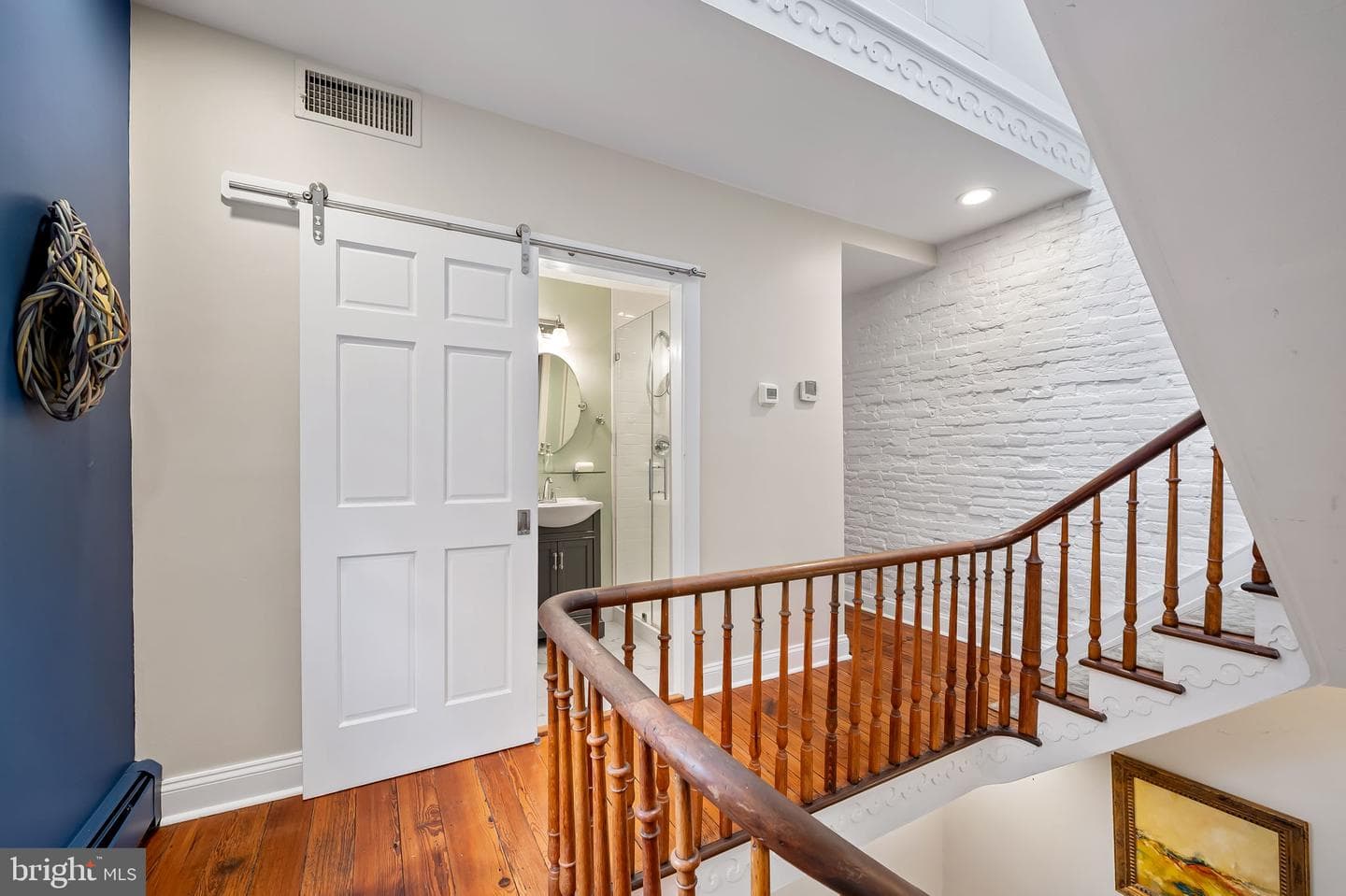 107 W Lee Street photo 36