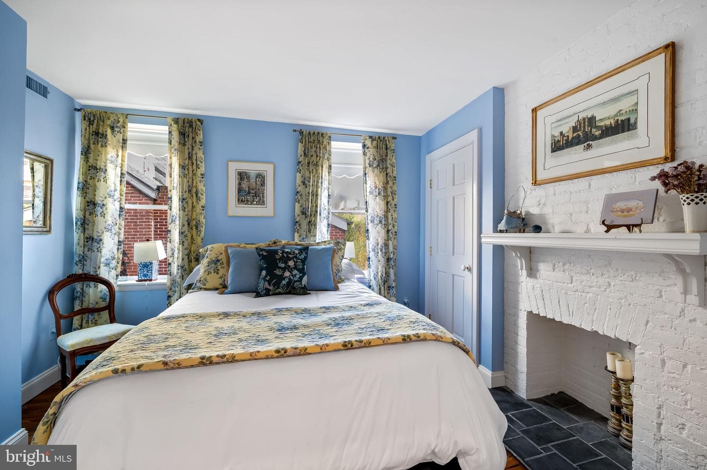 107 W Lee Street photo 38
