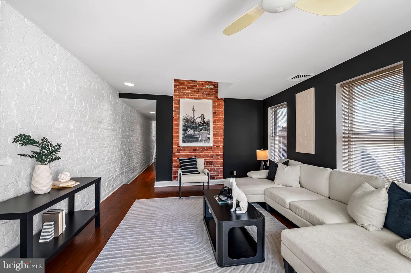 107 W Lee Street photo 41