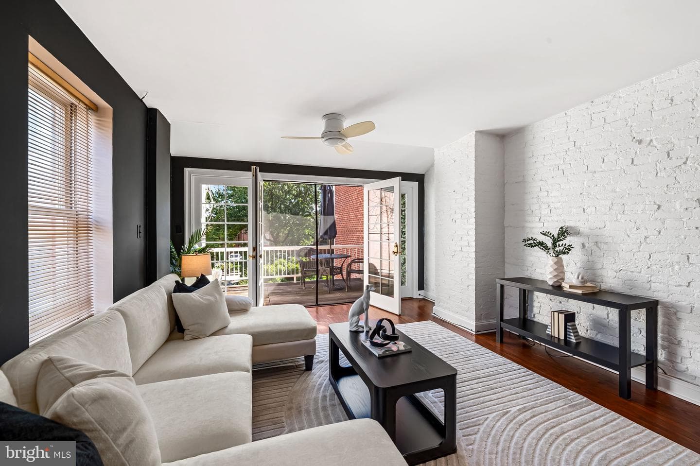 107 W Lee Street photo 43