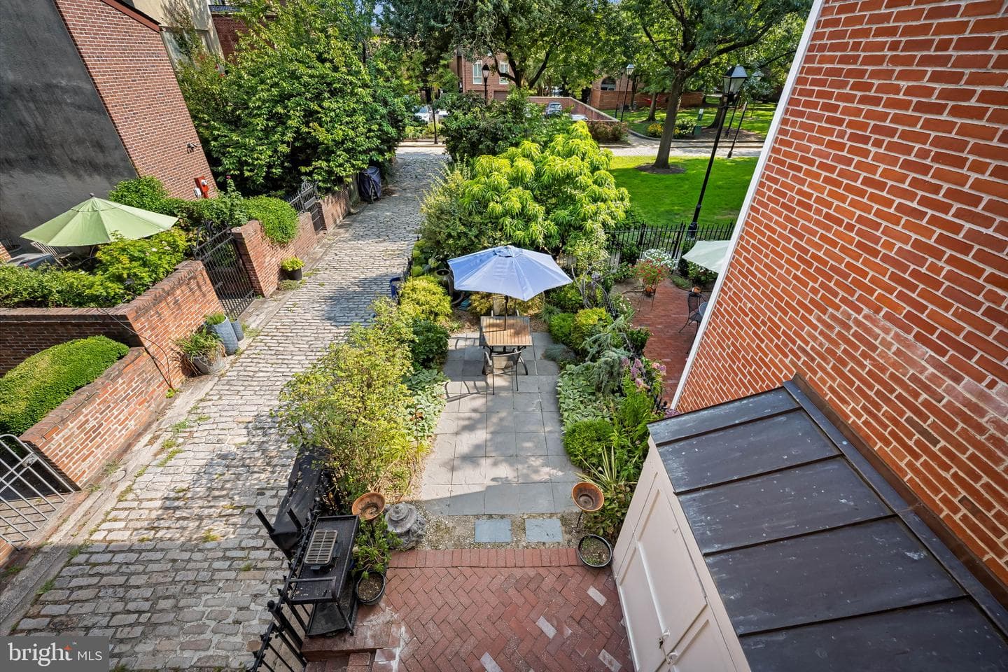 107 W Lee Street photo 47