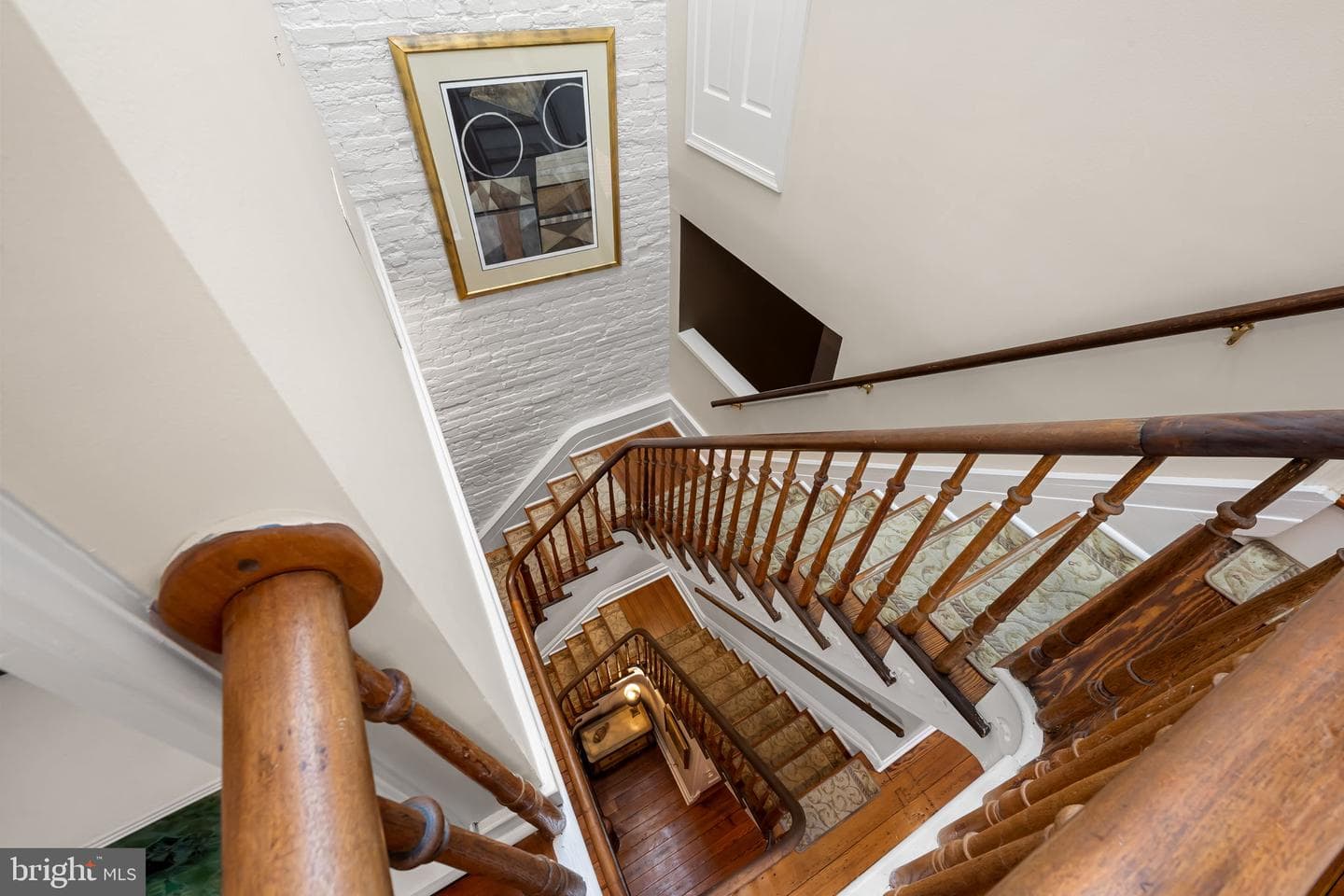 107 W Lee Street photo 50
