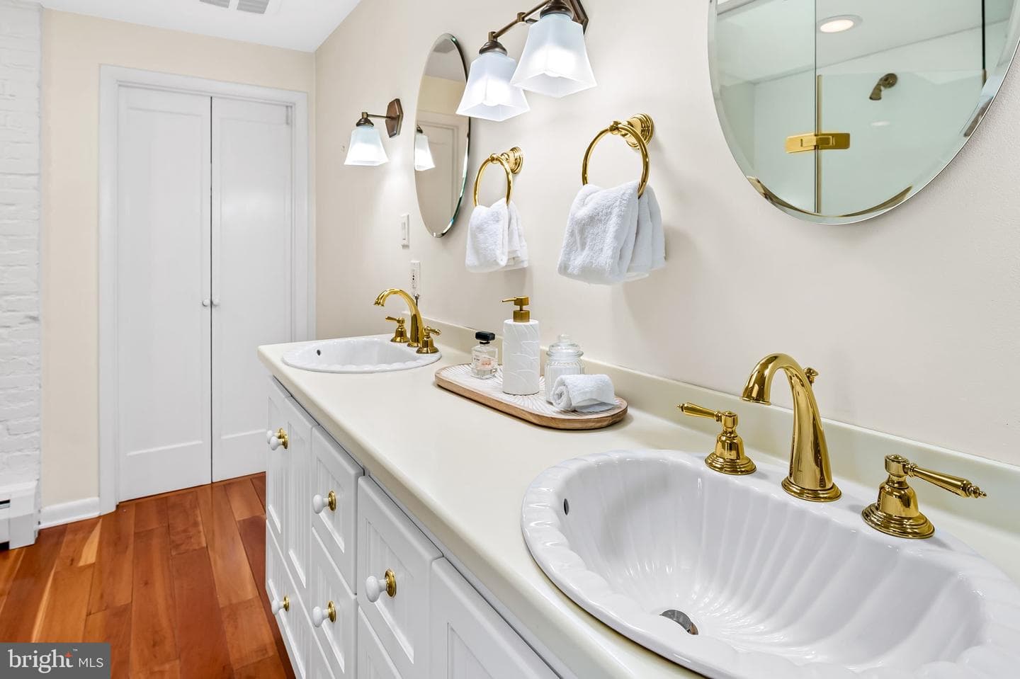 107 W Lee Street photo 59