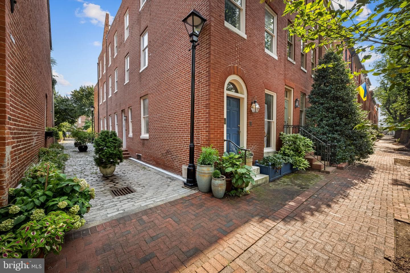 107 W Lee Street photo 83