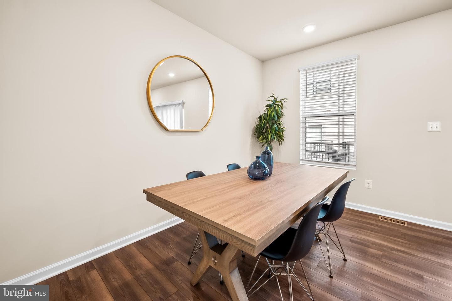 640 Mozart Way photo 16