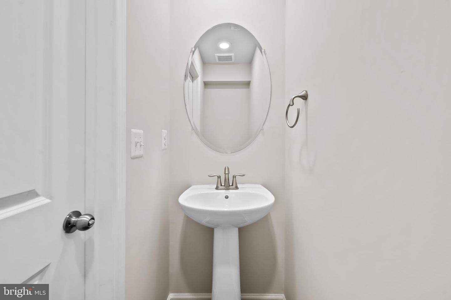 640 Mozart Way photo 5