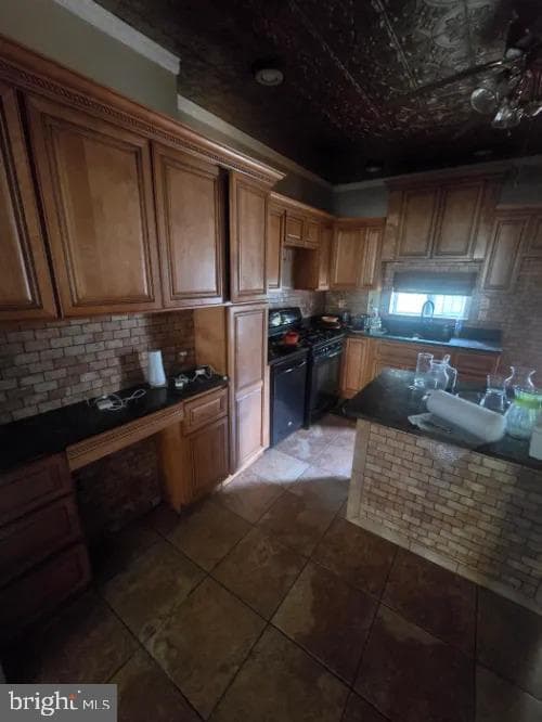 2711 W Fairmount Avenue photo 4