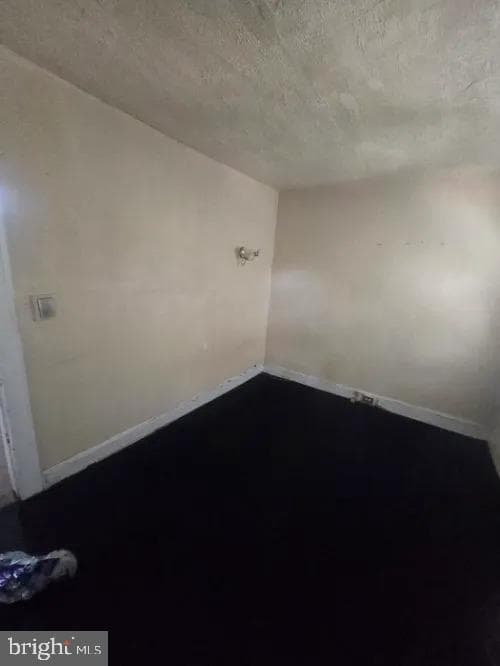 2711 W Fairmount Avenue photo 9
