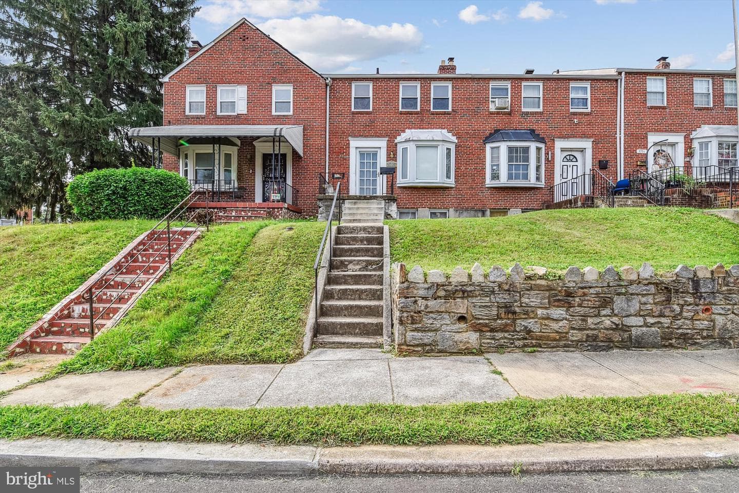 5755 Maplehill Road photo 1