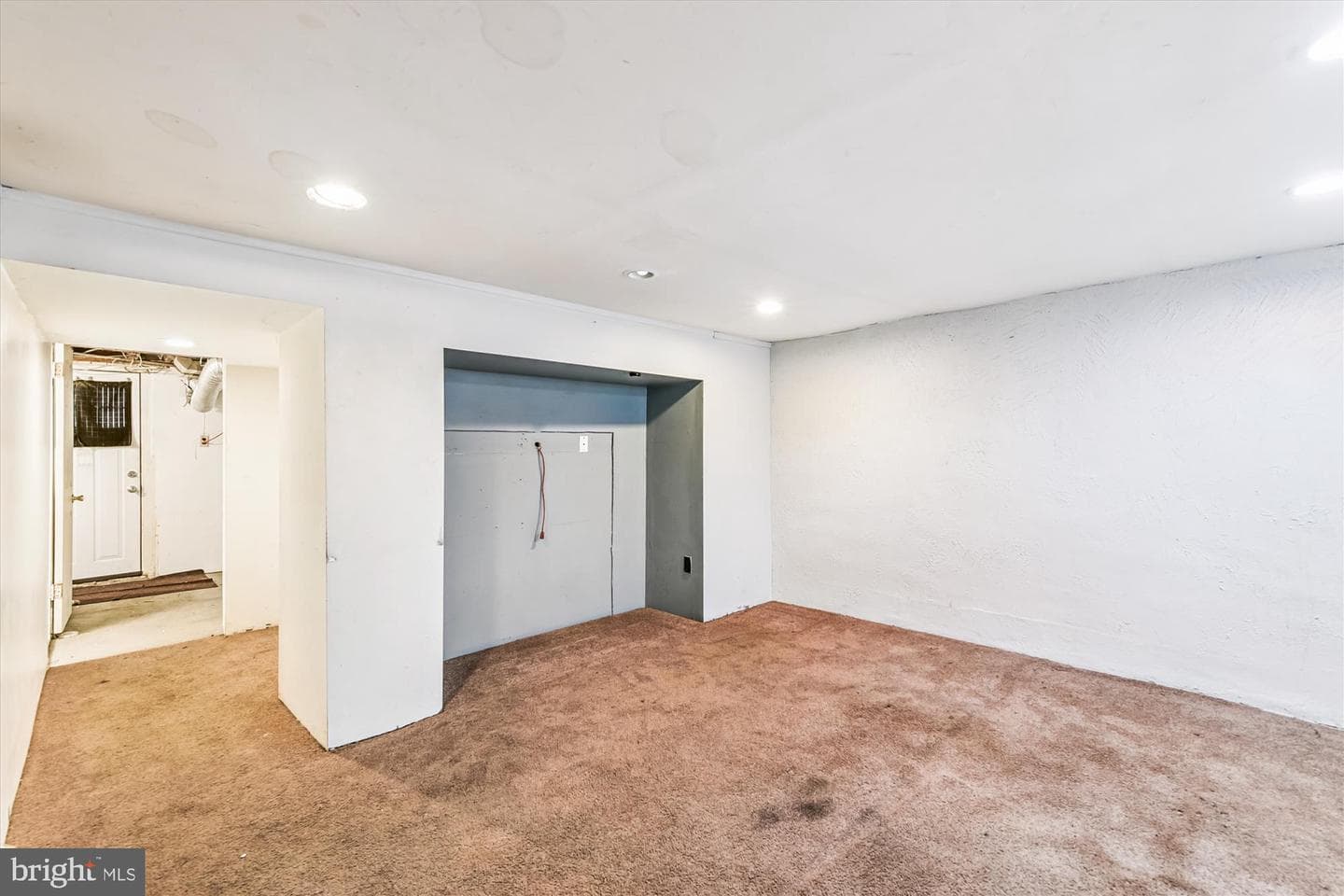 5755 Maplehill Road photo 14